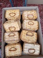 Kleine rieten mandjes voor meerdere woondecoraties, Ophalen