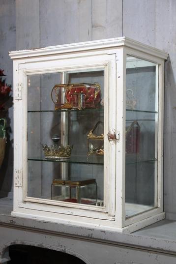 Groot model oud houten vitrine kastje disponible aux enchères