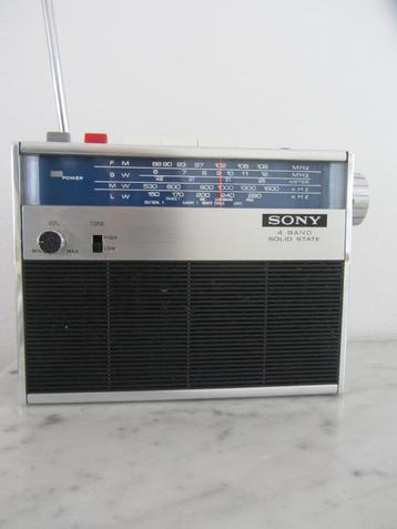 Sony wereldontvanger  in prachtige staat ! 1968 4 Bands   beschikbaar voor biedingen