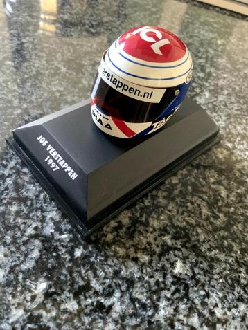 Jos Verstappen helm 1995 en 1997 minichamps