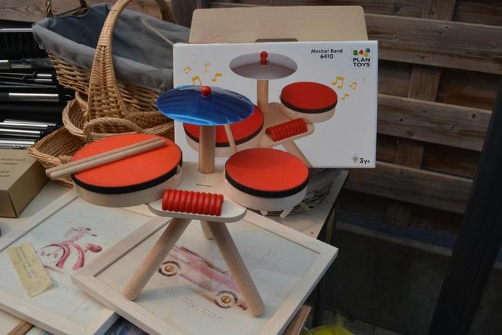 Plan Toys 6410 Houten drum set (trom, cimbaal, guirro), Kinderen en Baby's, Speelgoed | Houten speelgoed, Zo goed als nieuw, Overige typen