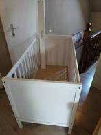 Babyledikant om te vormen tot peuterbed, Ophalen, Zo goed als nieuw, Matras
