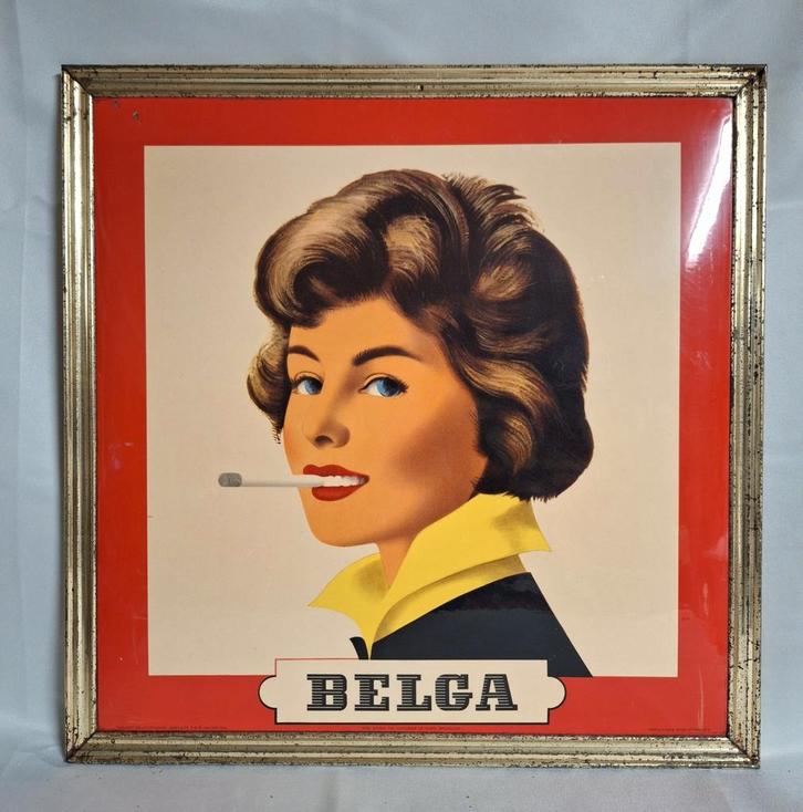 Zeer mooi reclame bord 1956 Belga Sigaretten, Verzamelen, Merken en Reclamevoorwerpen, Gebruikt, Reclamebord, Ophalen of Verzenden