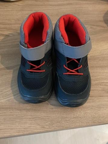 Middelhoge wandelschoenen decathlon kind maat 30 beschikbaar voor biedingen