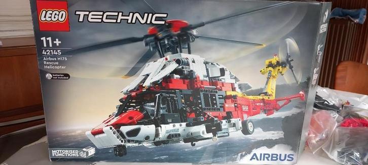 LEGO TECHNIC AIRBUS H175 noodhelikopter, Hobby en Vrije tijd, Modelbouw | Vliegtuigen en Helikopters, Zo goed als nieuw, Helikopter
