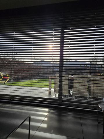 Luxaflex Horizontale Lamellen beschikbaar voor biedingen