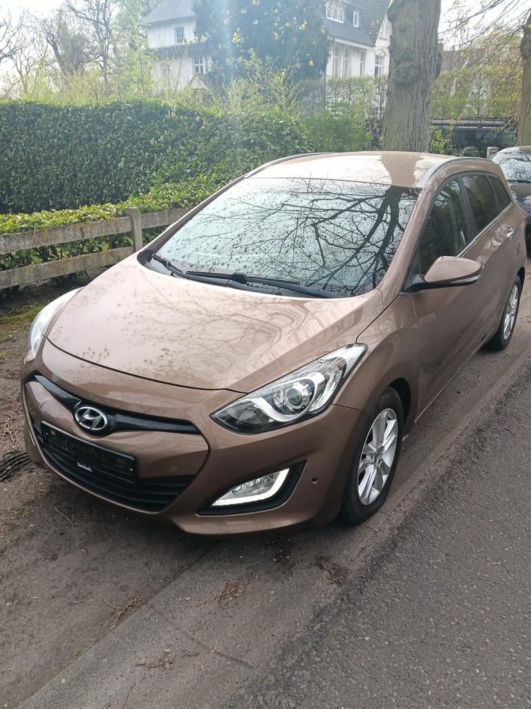 Hyundai i 30 automaat 134.000km start rijd perfect, Auto's, Automaat, Diesel, Particulier, Te koop