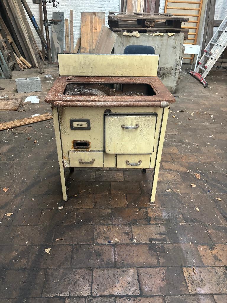 Four Vintage, Enlèvement