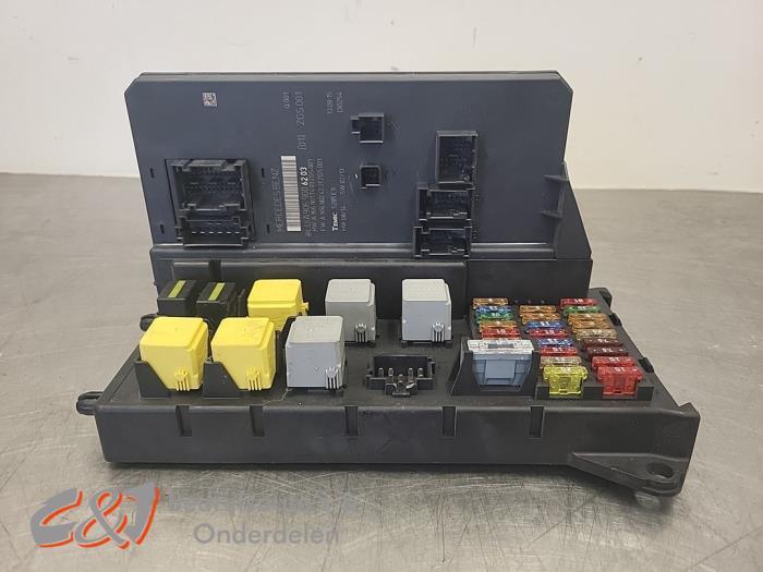 Boîte à fusibles d'un Volkswagen Crafter, Volkswagen, -, 3 mois de garantie, Utilisé