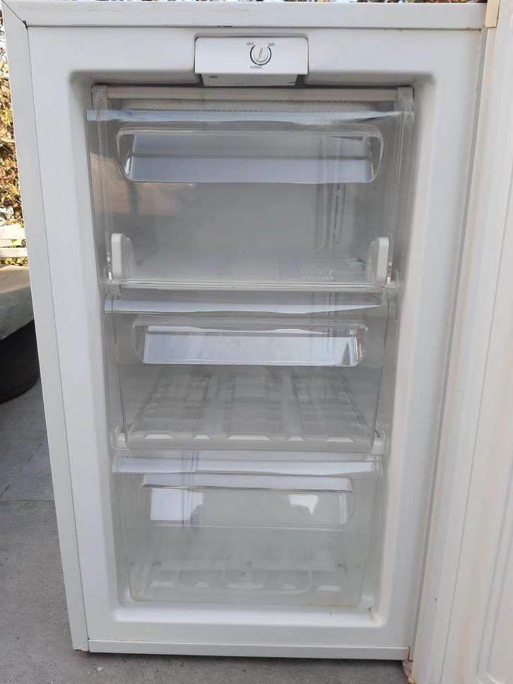 Tafeldiepvries te koop, Electroménager, Congélateurs, Utilisé, Autoportant, Congélateur, Congélateur, Moins de 85 cm, Moins de 60 cm