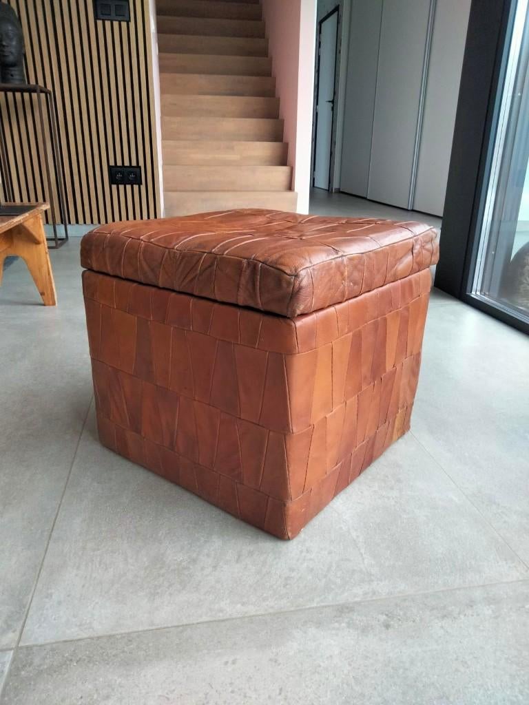 70s vintage design poef patchwork leder De Sede stijl patine, Huis en Inrichting, Minder dan 50 cm, Gebruikt, Ophalen of Verzenden