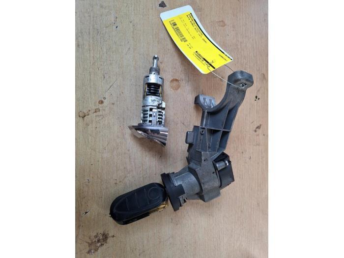 Kontaktslot + Sleutel van een Alfa Romeo Mito, Auto-onderdelen, Overige Auto-onderdelen, Alfa Romeo, Gebruikt, 3 maanden garantie