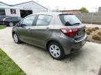 Toyota Yaris Hybrid BINNENKORT BINNEN (bj 2019, automaat), Auto's, Automaat, Gebruikt, 4 cilinders, Bruin