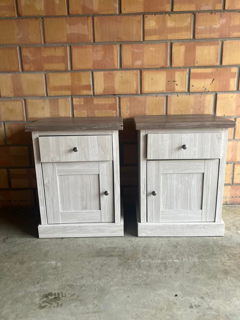 2 Landelijke nachtkastjes., Huis en Inrichting, Slaapkamer | Nachtkastjes, Ophalen, Zo goed als nieuw