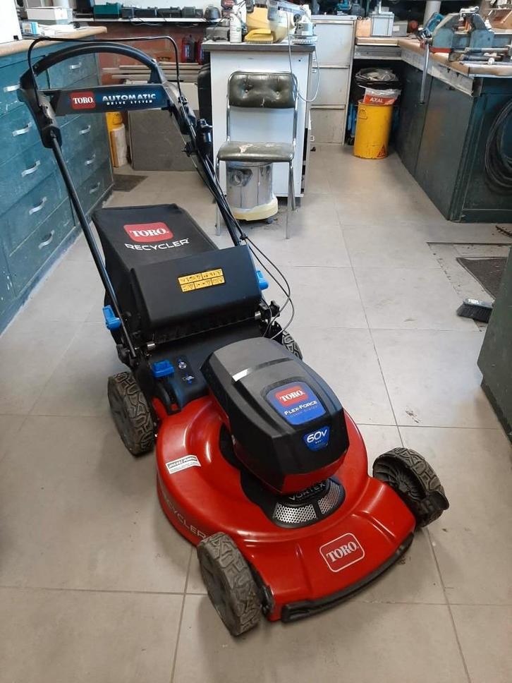 Toro accu grasmaaier model21864 (weg wegens te groot), Tuin en Terras, Grasmaaiers, Zo goed als nieuw, Accu-grasmaaier, 50 cm of meer