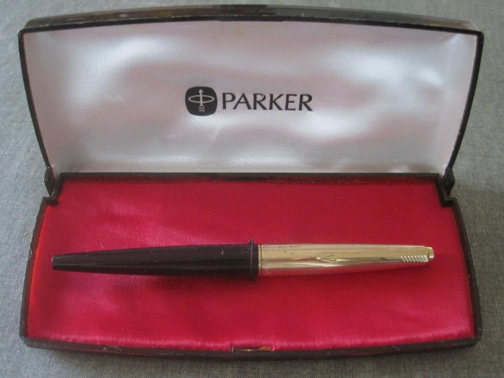 stylo plume Parker 45 vintage dans une boîte, Collections, Enlèvement ou Envoi, Stylo, Parker, Avec boîte