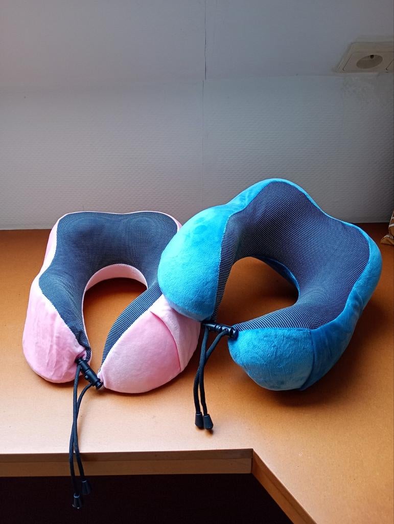 Traagschuim reiskussens, Huis en Inrichting, Woonaccessoires | Kussens, Ophalen, Zo goed als nieuw