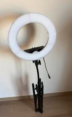 Ring Light + trépied, Enlèvement, Comme neuf, Lampe ou Kit de flash