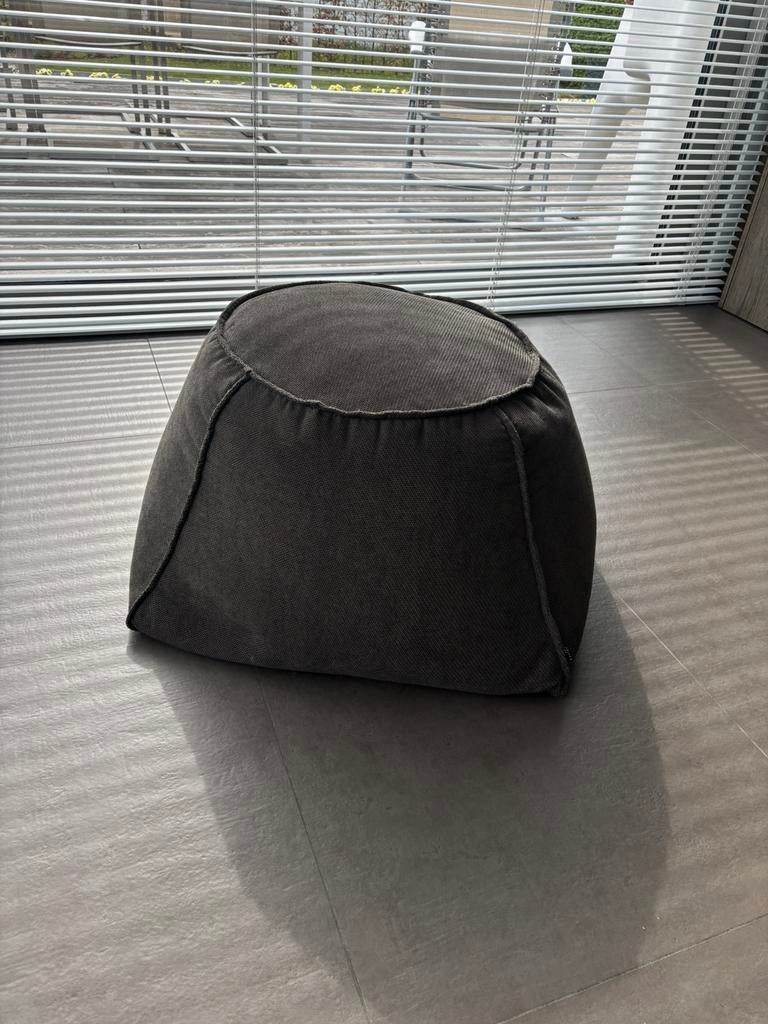 Antraciet poef van TNT design, Enlèvement, Comme neuf