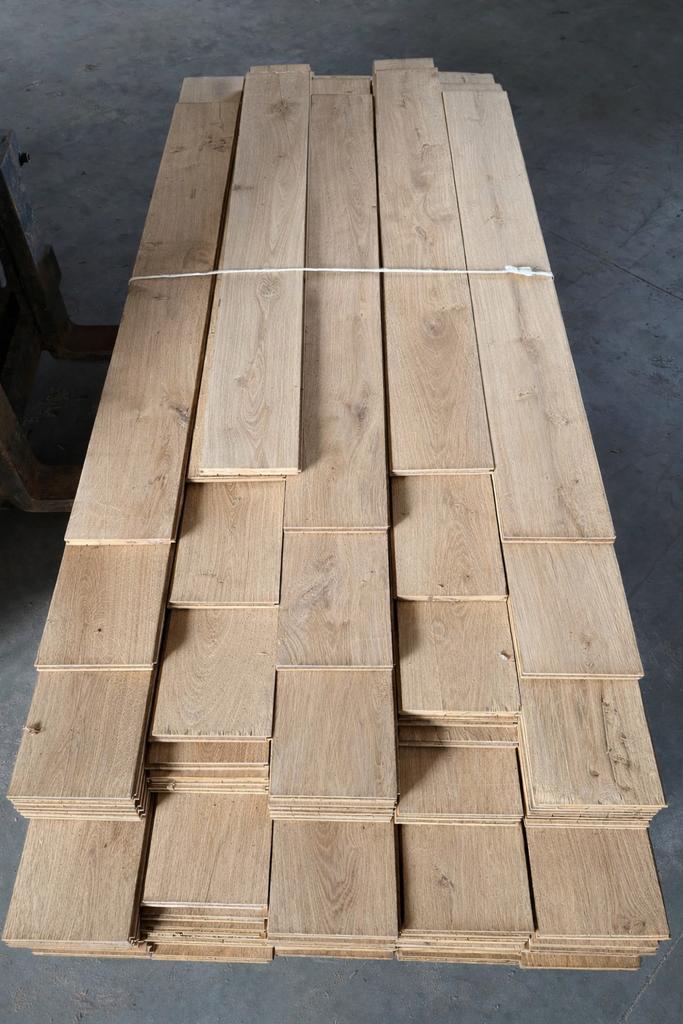 Oud massief eiken Franse parket 26 m2 - 17 cm breed, Ophalen, Zo goed als nieuw, Hout, Parket