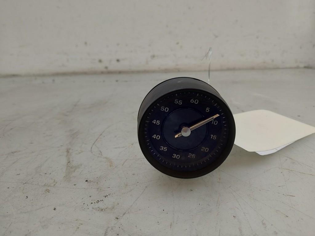 KLOK Taycan (Y1A) (|9J1919203J|9J1919203J6N3|9J1919203|), Gebruikt, Porsche