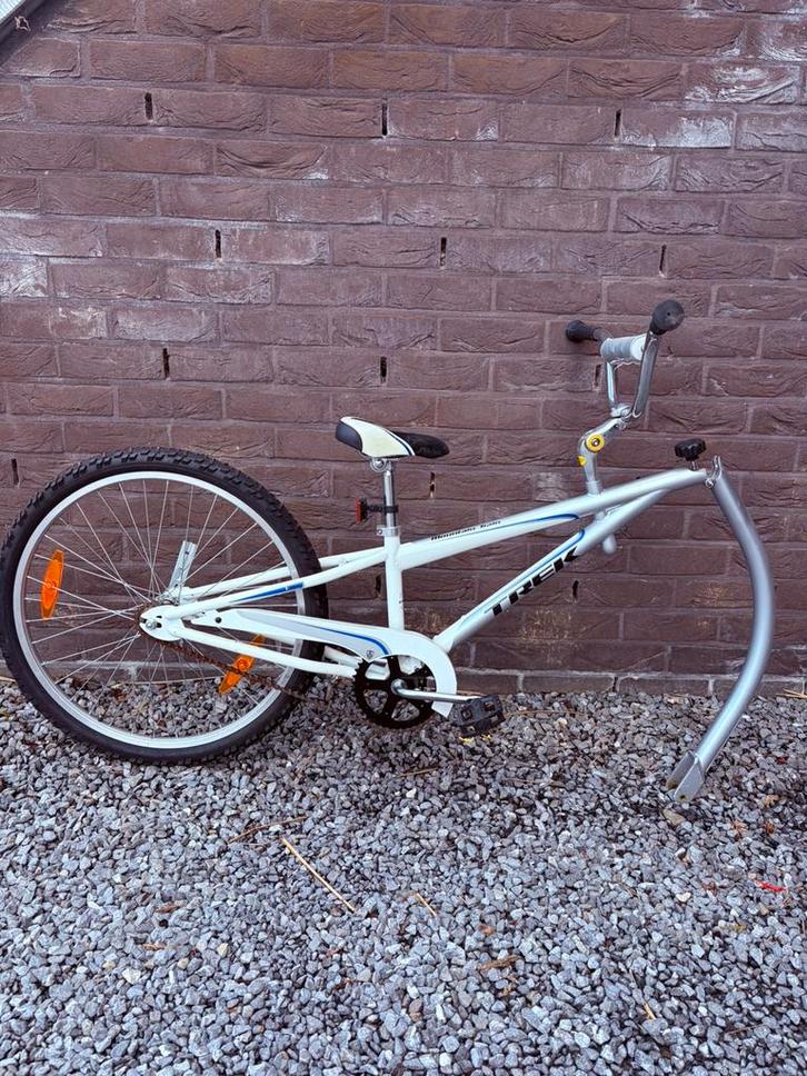 Vélo suiveur TREK 24’, Vélos & Vélomoteurs, Accessoires vélo | Remorques, Comme neuf, Vélo suiveur, Enlèvement