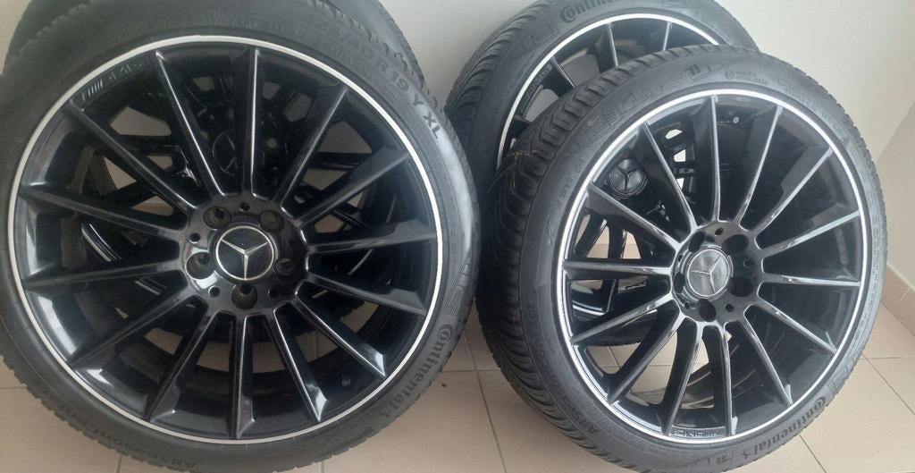 Jantes AMG 19” noires Mercedes Classe A + pneus 4 saisons, Autos : Pièces & Accessoires, Pneus & Jantes, Pneu(s), 4 Saisons, 19 pouces