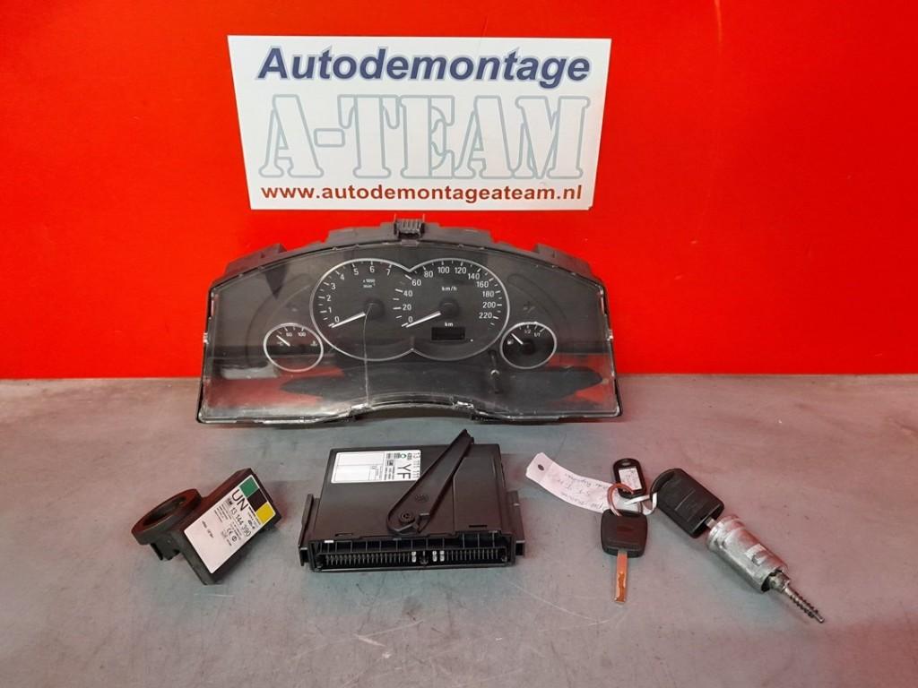 CALCULATEUR MOTEUR ECU Opel Meriva (24420621), Utilisé, Opel