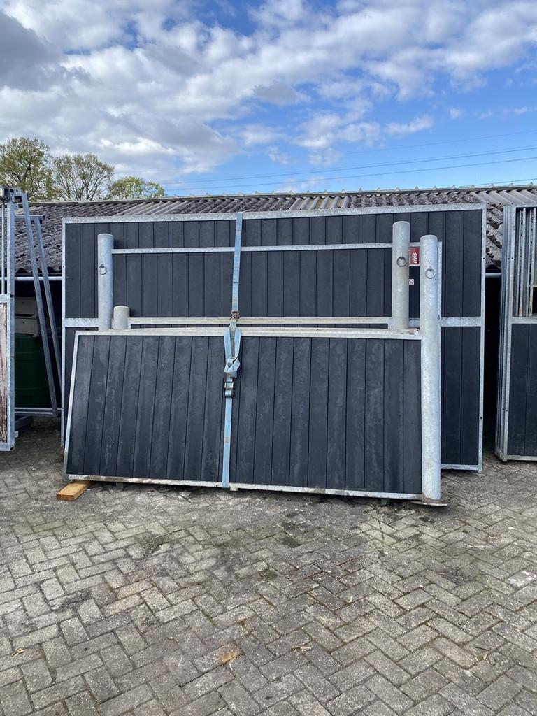 paarden poetsplaats wanden