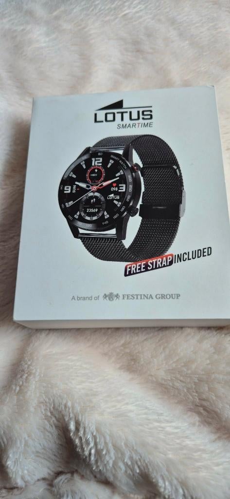 Montre Lotus connectée 50017, Bijoux, Sacs & Beauté, Montres connectées, Étanche, Comme neuf, Enlèvement, Lotus