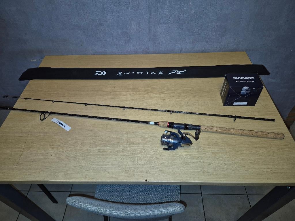 Spinhengel Daiwa Ninja Spin 2,40m 30-70 gram+ Shimano Catana, Enlèvement, Comme neuf, Canne à lancer