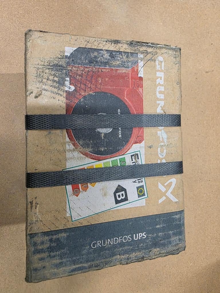 Grundfos pomp UPS 32-50  180, Ophalen, Nieuw
