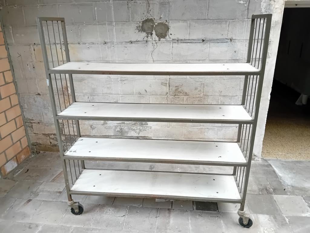 Industrieel rek op wielen, Ophalen