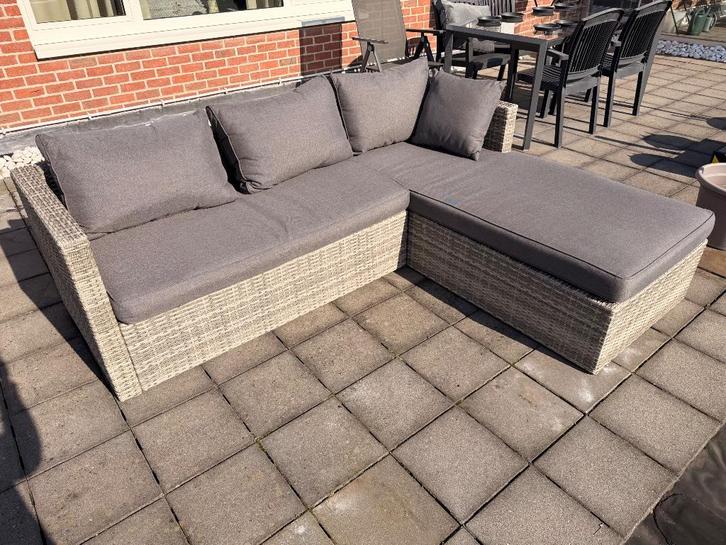 Loungebank met kussens GERESERVEERD, Tuin en Terras, Tuinsets en Loungesets, Gebruikt, Loungeset, Kunststof, 4 zitplaatsen, Bank