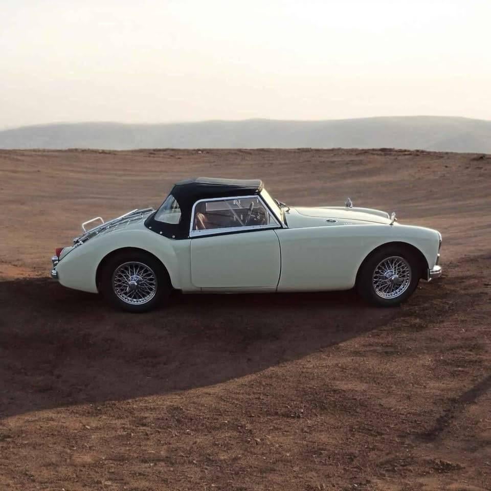 MGA 1500 Cabriolet uit 1956, Auto's, 4 cilinders, Cabriolet, Wit, Leder