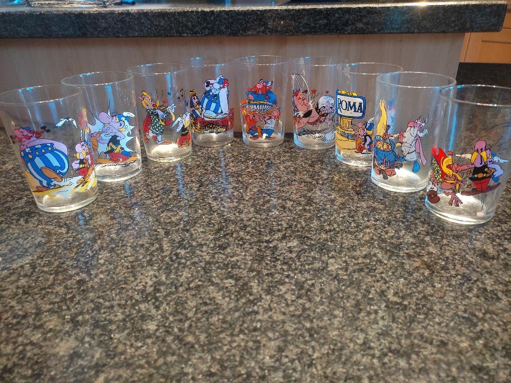 9 verres Astérix - 1968 (Vente à la pièce ou en lot)., Collections, Enlèvement ou Envoi, Astérix et Obélix, Neuf, Ustensile
