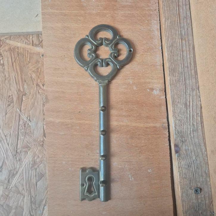 Porte clés murale vintage style clés anciennes, Collections, Porte-clés, Utilisé, Enlèvement ou Envoi