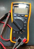 FLUKE 117 TRUE RMS Multimeter, Doe-het-zelf en Bouw, Meetapparatuur, Ophalen, Zo goed als nieuw, Multimeter