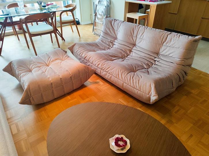 Chaise 3 places Ligne Roset Togo beige + pouf, Maison & Meubles, Canapés | Sofas & Chaises Longues, Enlèvement