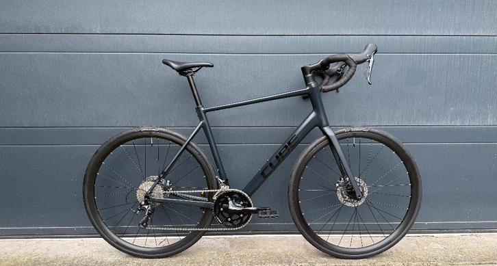 velo cube attain race, Fietsen en Brommers, Fietsen | Racefietsen, Zo goed als nieuw, Overige merken, 15 tot 20 versnellingen