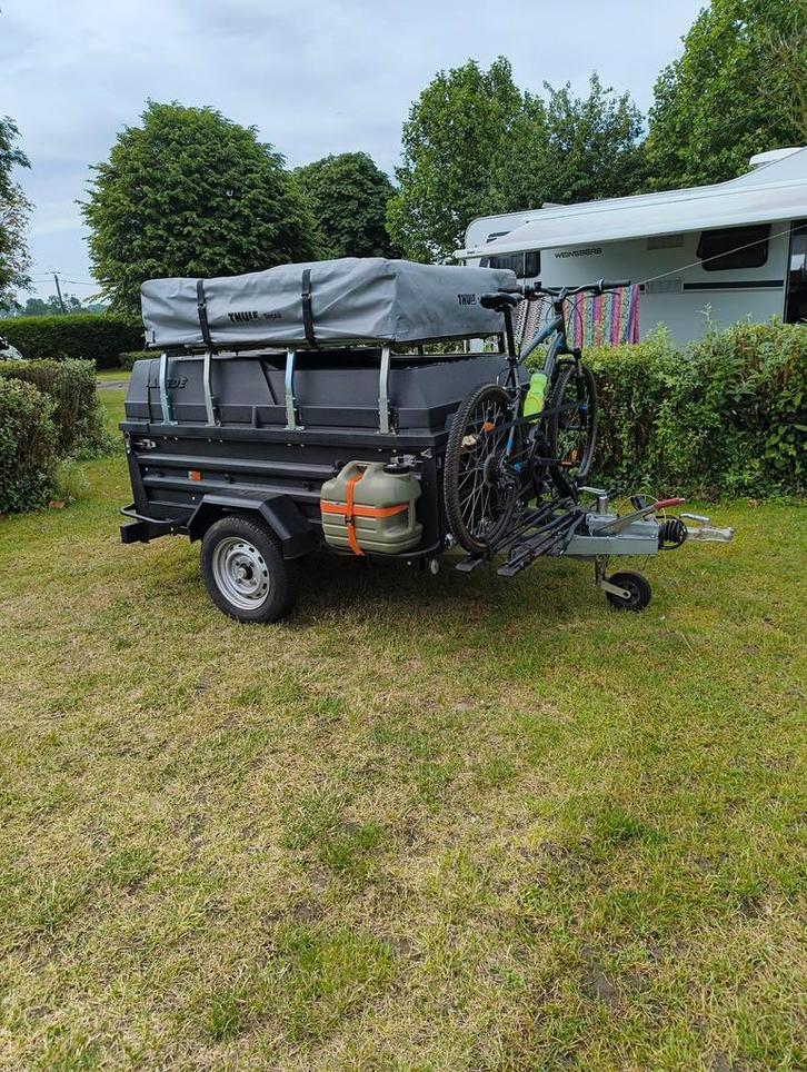 Ingerichte trailer met daktent, keuken, buitendouche, …, Auto diversen, Aanhangers en Bagagewagens, Gebruikt, Ophalen