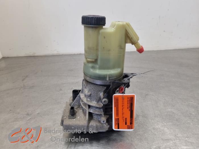 Pompe direction assistée d'un Opel Movano, Autos : Pièces & Accessoires, Commande, Opel, Utilisé, 3 mois de garantie, Enlèvement ou Envoi