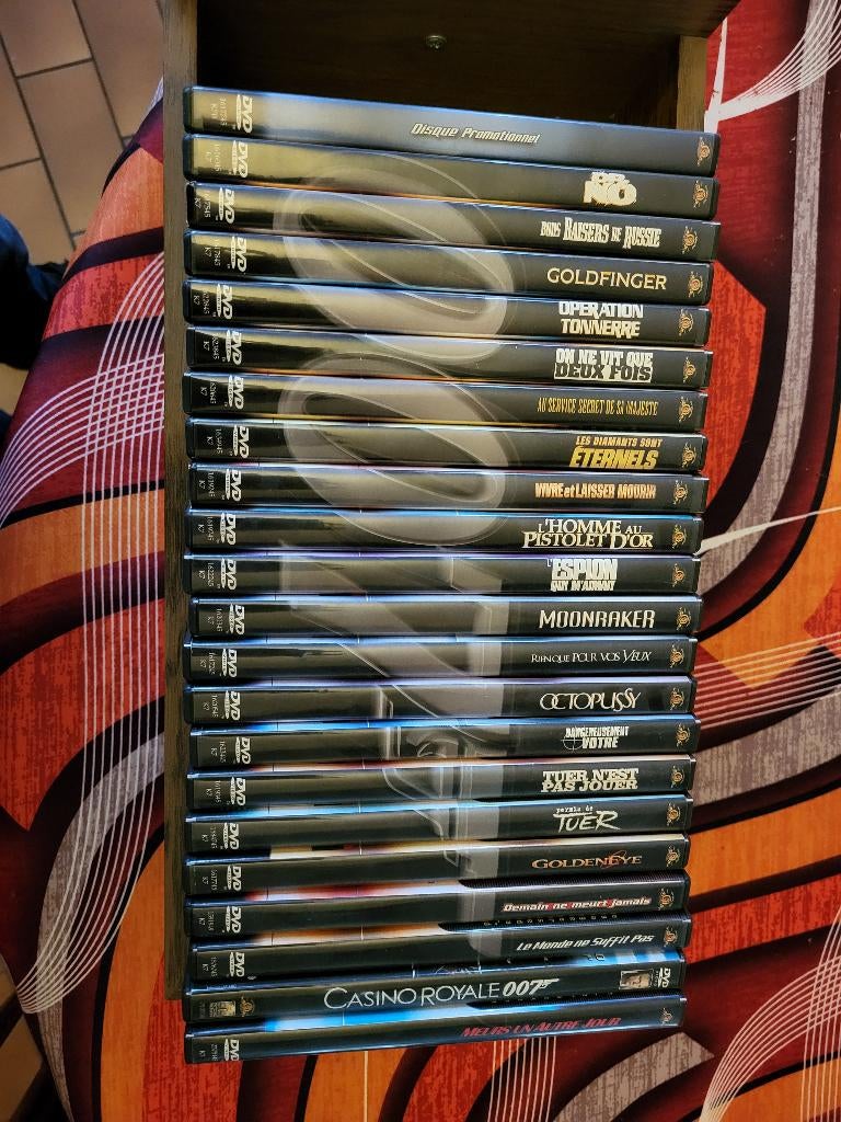 Coffret DVD James Bond 007, Enlèvement ou Envoi, Tous les âges, Coffret, Comme neuf