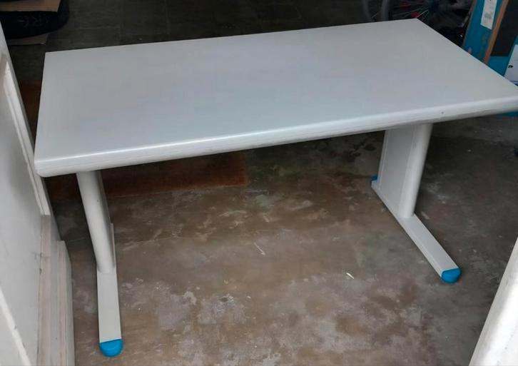 Bureau métallique professionnel

Dimensions :
Longueur 120 c, Maison & Meubles, Bureaux, IKEA, Bois, Enlèvement