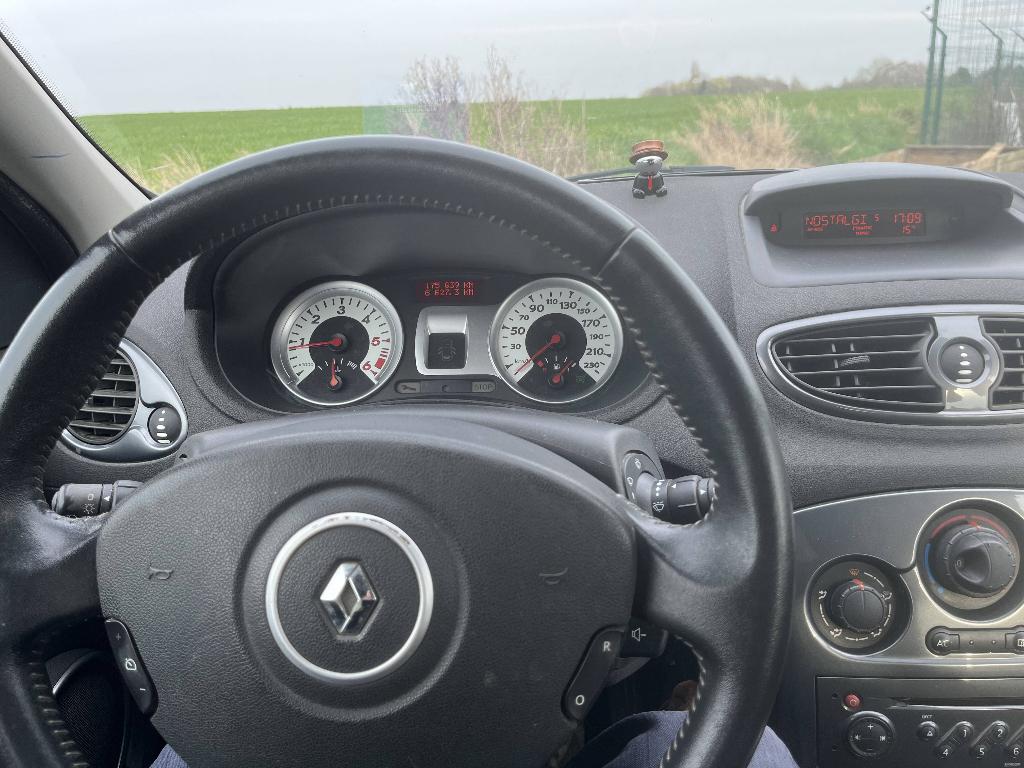 renault clio, Achat, Particulier, Vert, 4 cylindres