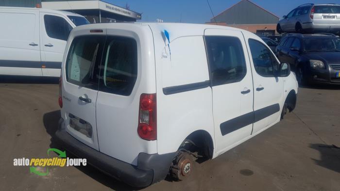 Achterbumper van een Peugeot Partner, Auto-onderdelen, Carrosserie, Bumper, Peugeot, Gebruikt, 3 maanden garantie