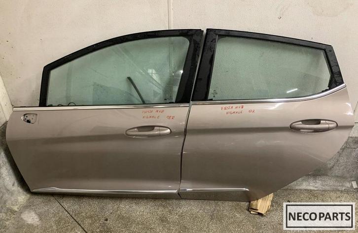 FORD FIESTA MK8 PORTIER DEUR ORIGINEEL ALLES LEVERBAAR !!!, Autos : Pièces & Accessoires, Carrosserie & Tôlerie, Pare-chocs, Ford