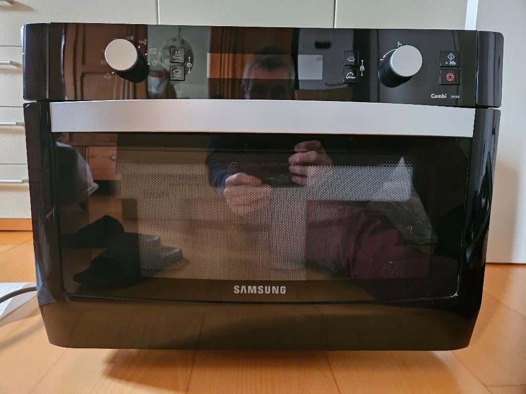 Samsung CP1370-B/XEN 36L combi-magnetron, Elektronische apparatuur, Microgolfovens, Ophalen, Crisp, Zo goed als nieuw, Draaiplateau