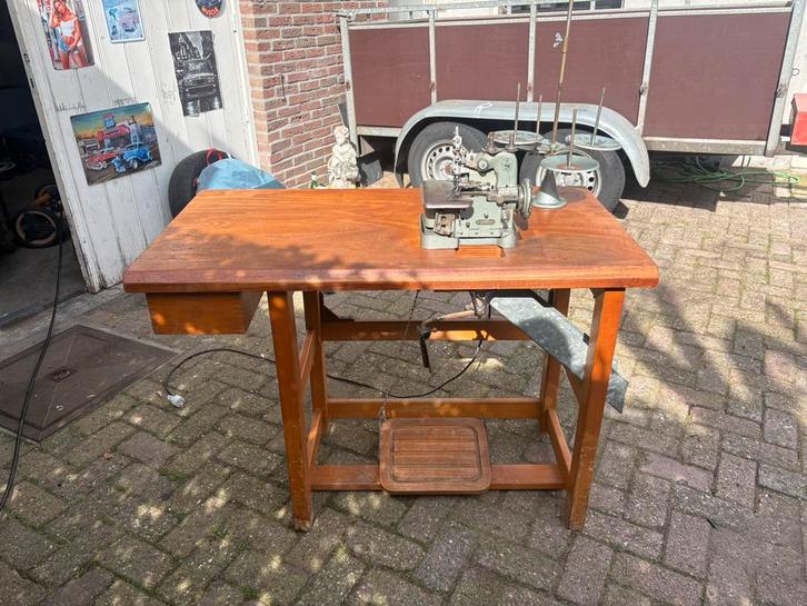 Vintage Adler industriële naaimachine, Antiek en Kunst, Antiek | Naaimachines, Ophalen