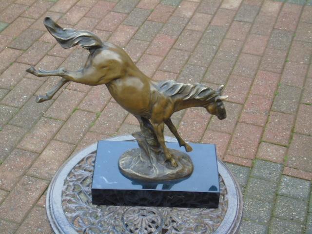 cheval en bronze ( le saut ) , signé , PJ . MENE ., Antiquités & Art, Antiquités | Bronze & Cuivre, Bronze, Enlèvement ou Envoi